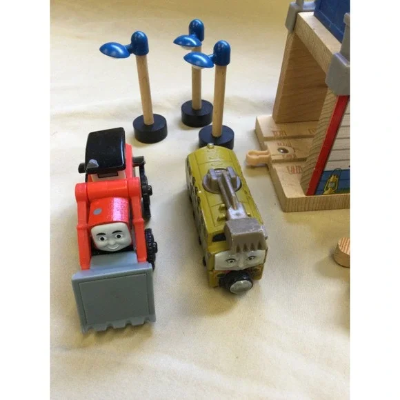 Thomas & Friends Wooden Railway Spotlight, tracks, Diesel 10, Jack, and more - Picture 3 of 4